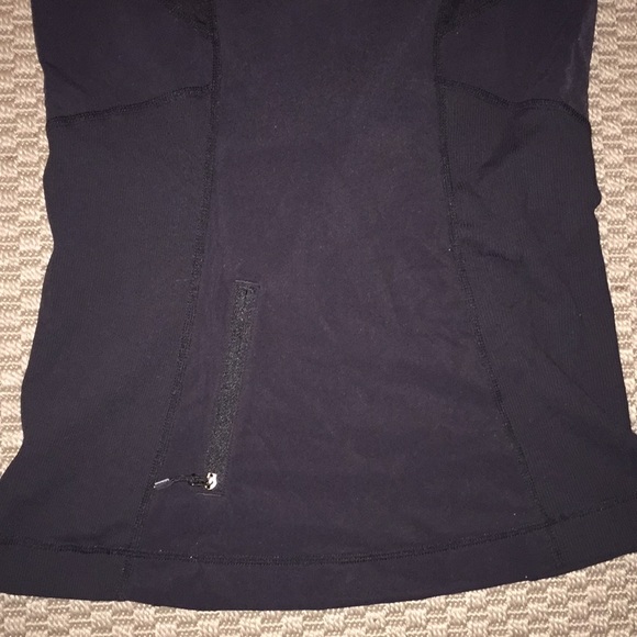 Lululemon toasty tech half zip pullover. - Picture 5 of 5